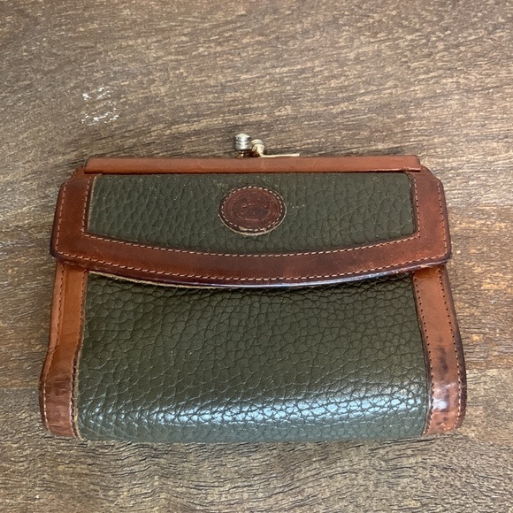 Vintage Dooney & Bourke Olive Green Pebbled Leather Coin Purse Bi-Fold Wallet - Picture 2 of 8